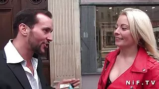 Gata asiática sensua ...