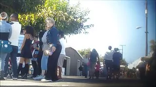 Mãe inútil em linger ...
