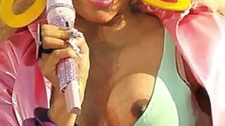 Uma morena lasciva a ...