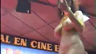 Puta com peitos gran ...